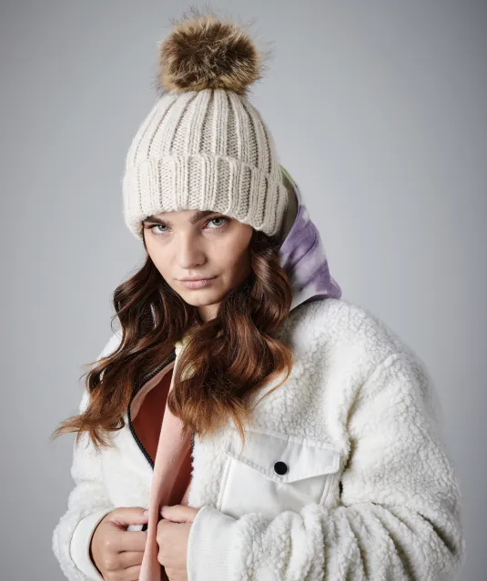 B412 - Pompon beanie Classic Red
