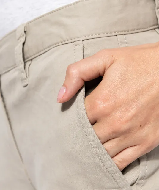 K749 - Enkelhoge broek voor dames Beige