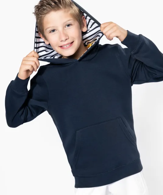 K4014 - Unisex kindersweater met contrasterende capuchon met motief Black / Skate Graffiti