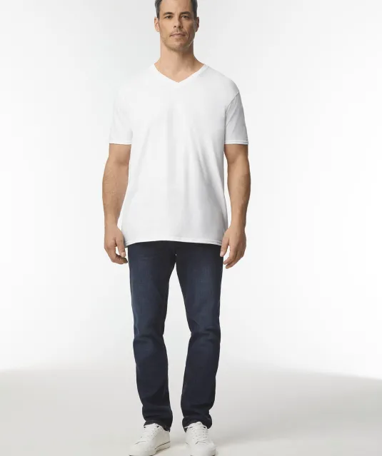 GI64V00 - Softstyle Euro Fit Adult V-neck T-shirt White