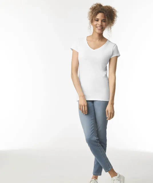 GI64V00L - Softstyle® Fitted Ladies' V-neck T-shirt White