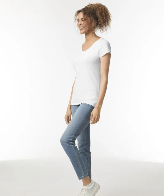GI64V00L - Softstyle® Fitted Ladies' V-neck T-shirt White