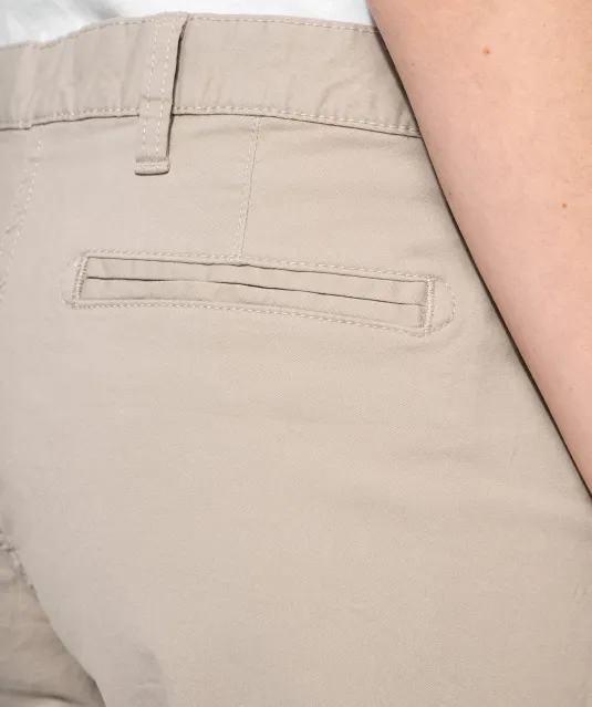 K751 - Dames chino bermudashorts Beige