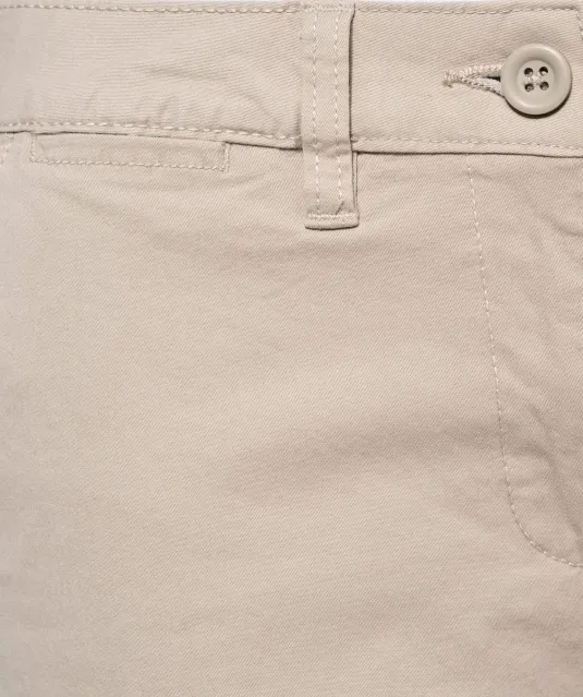 K751 - Dames chino bermudashorts Beige
