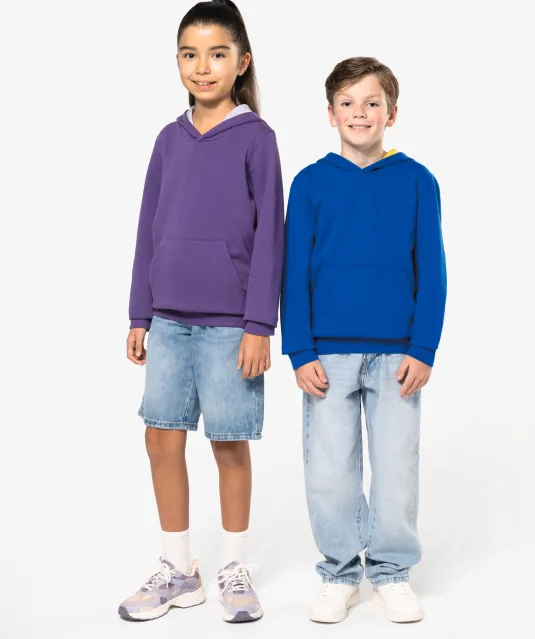 K453 - Kinder Sweater met gecontrasteerde capuchon Black / Red