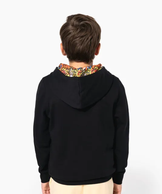 K4014 - Sweater met contrasterende capuchon met motief Black / Skate Graffiti